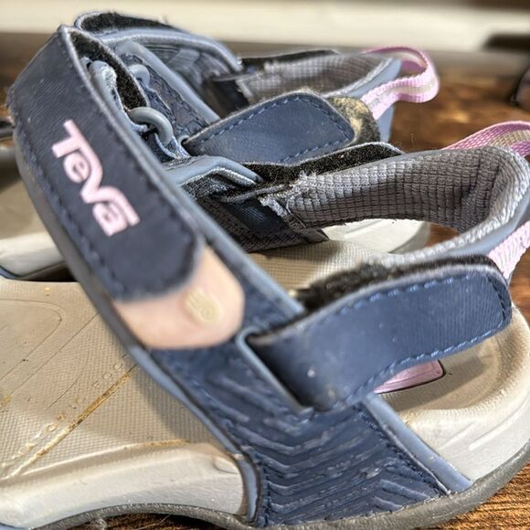 Teva sandal Size 7‎ - Picture 5 of 10